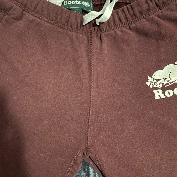 ROOTS slim fit maroon sweatpants XS - Picture 10 of 10